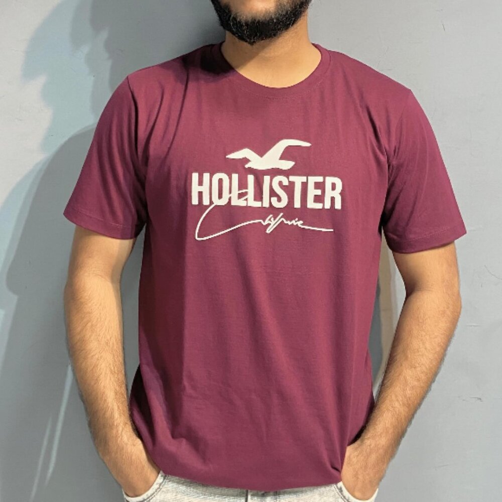 Hollister Men's Maroon Tee‎ with Accents XS